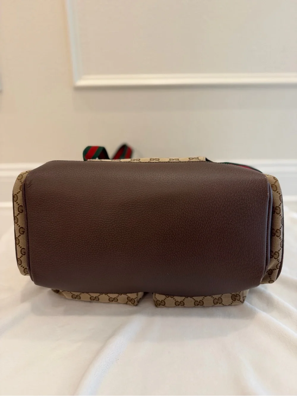 Gucci tote signature